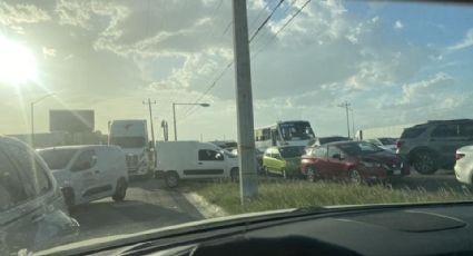 Colapsa vialidad por trabajos de ampliación en la autopista al Aeropuerto de Monterrey