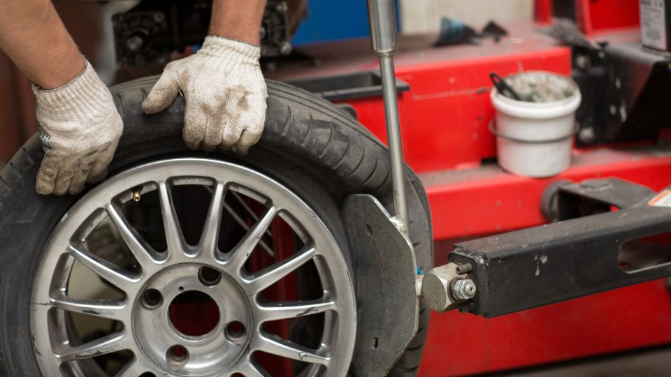 Reparación de neumático de automóvil