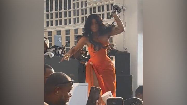 Cardi B lanza su micrófono a persona que le arrojó una bebida