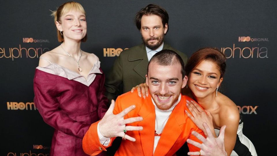 Angus Cloud junto a compañeros de la serie 'Euphoria'.