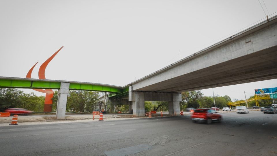 Cierres viales en Monterrey a causa de las obras del Puente Verde.