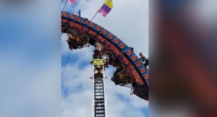 Montaña rusa falla y deja a sus tripulantes de cabeza por varias horas