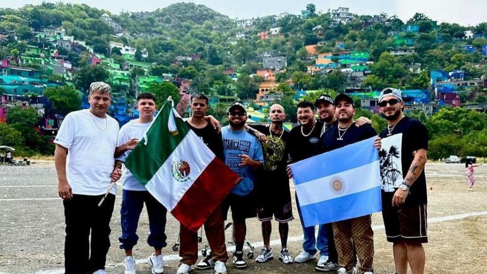 Grupo Frontera en el Cerro de la Campana.