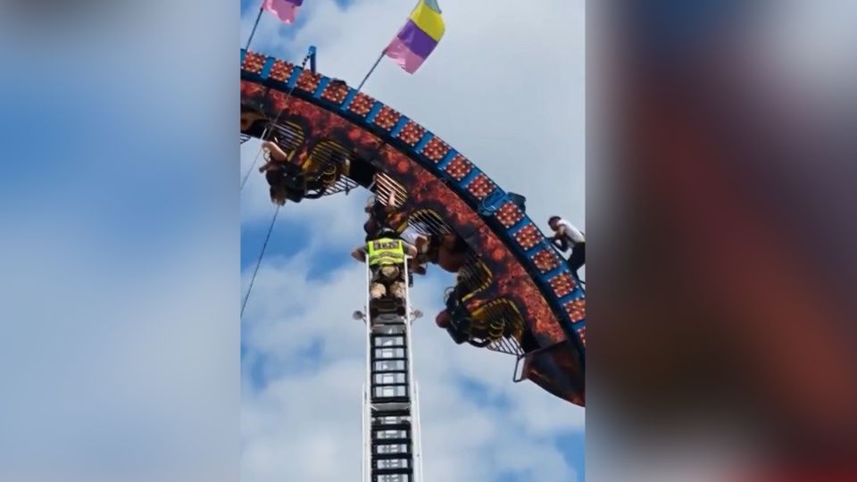 Montaña rusa en el Forest Country Festival en la ciudad de Wisconsin, Estados Unidos.