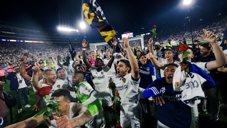 El 'Clásico del Tráfico', entre el LAFC y Galaxy, que se disputó en el Rose Bowl impuso marca histórica de asistencia en la MLS, con 82,110 aficionados.