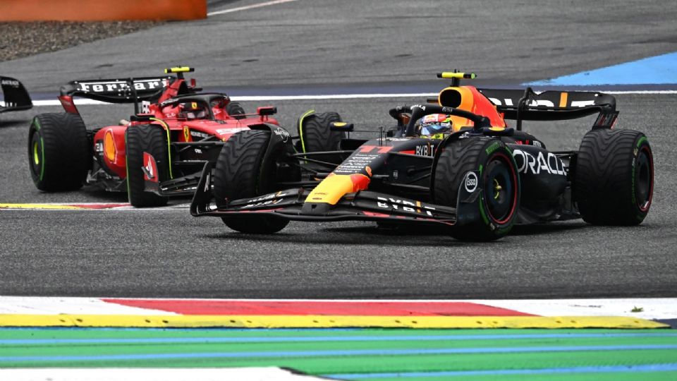 Sergio Pérez en su batalla contra Carlos Sainz en el Gran Premio de Austria el fin de semana