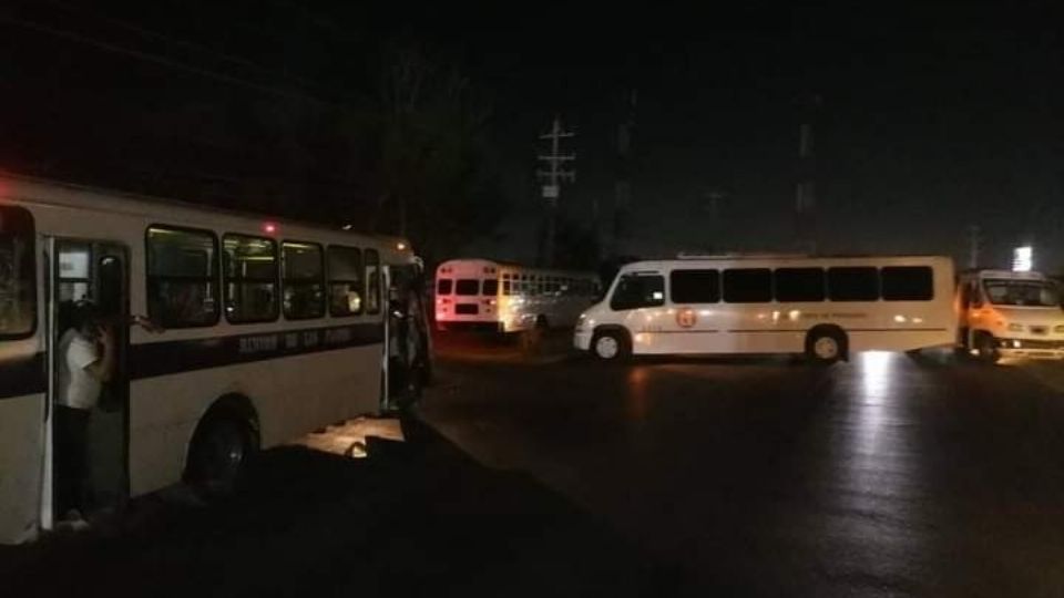 Bloquean carreteras en Reynosa | Twitter / @R_CodigoRojo