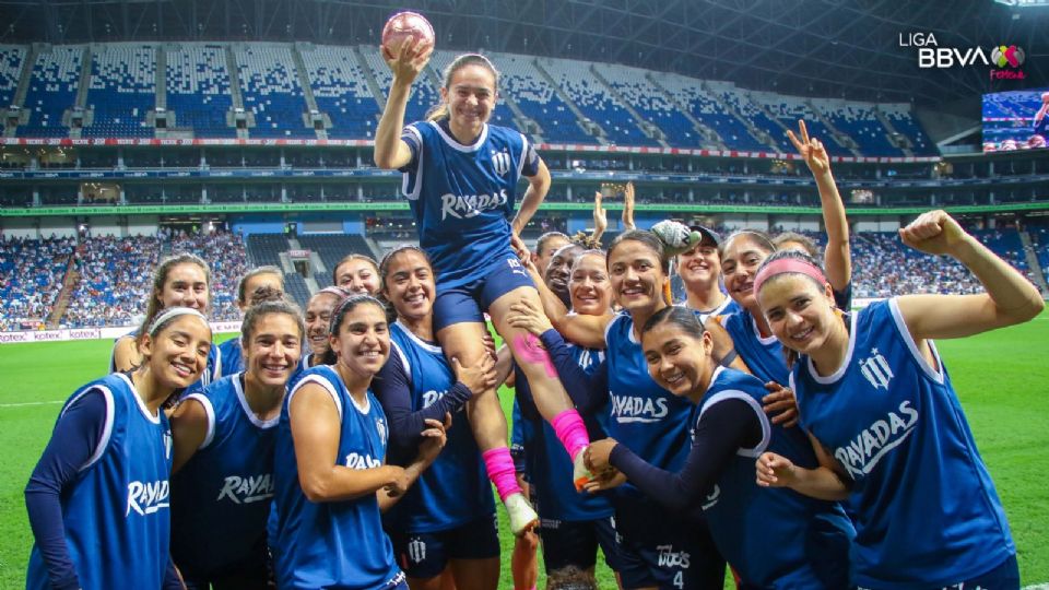 Aylin Aviléz ganó el Balón de Oro a Mejor Jugadora Joven en el 2023