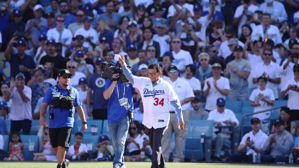 Los Ángeles Dodgers darán este viernes un homenaje al pitcher mexicano, que hizo historia en la franquicia.