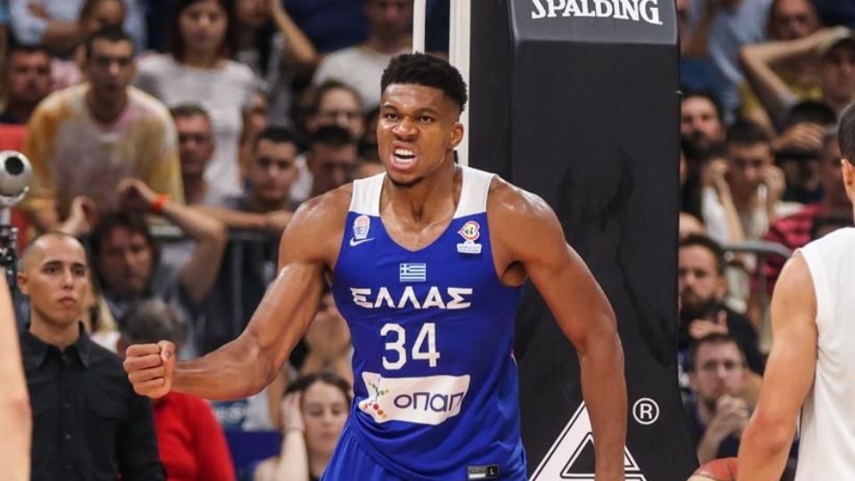 La estrella de la NBA, Giannis Antetokounmpo, anunció que no participará en el Mundial de Basquetbol con Grecia