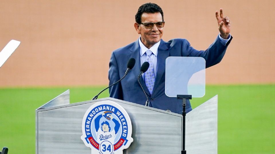 Los Dodgers y el Ayuntamiento de Los Ángeles honran al ex pitcher mexicano, quien dejó gran legado en el equipo y ciudad.