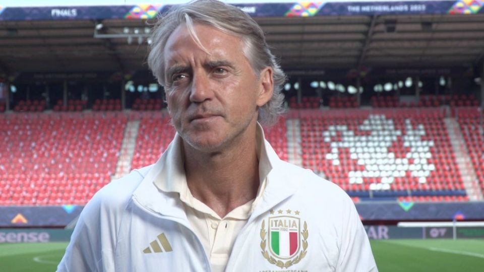 Roberto Mancini renunció abruptamente a Italia y se comprometió con la selección árabe por los próximos tres años.