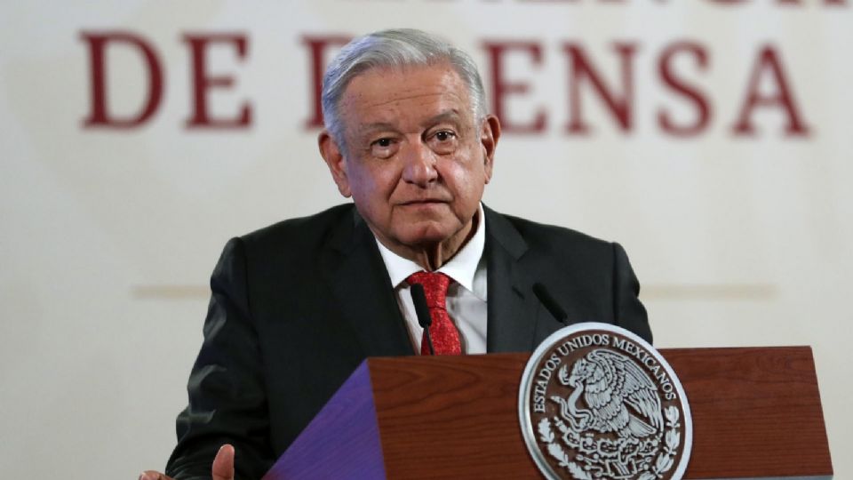 Presidente López Obrador se pronuncia en contra del ministro Luis Aguilar, por suspensión de entrega de libros en Chihuahua | EFE/Sáshenka Gutiérrez