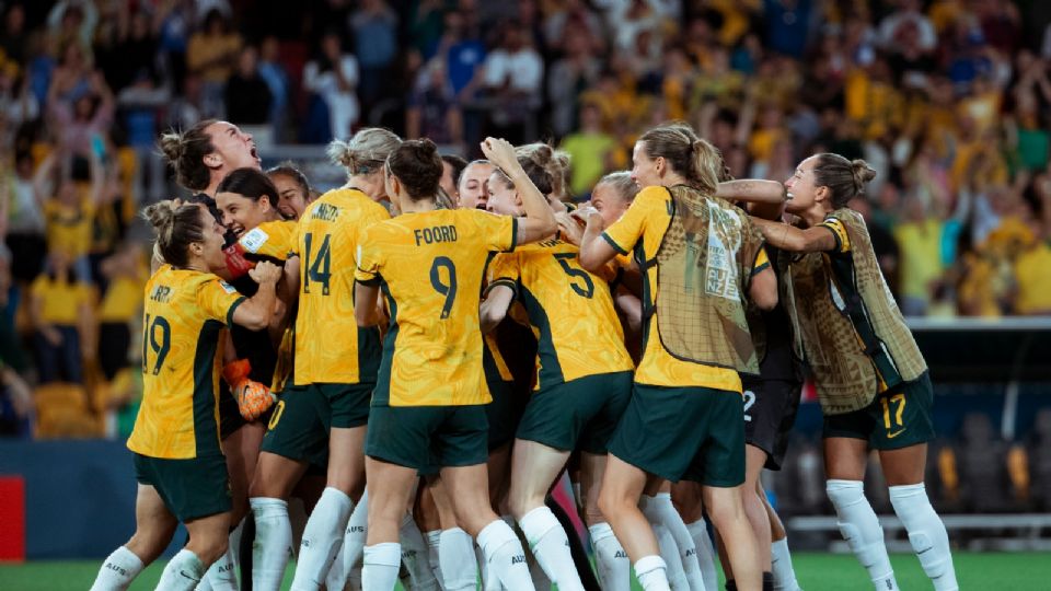 Las Matildas celebran el pase a las Semifinales del Mundial tras vencer en penales a Francia.