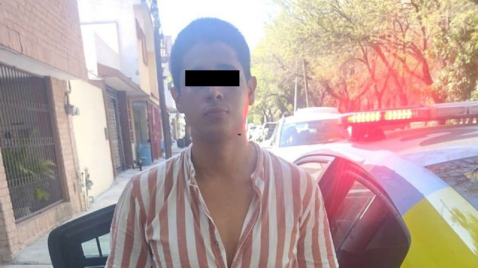 Joven detenido en Monterrey.