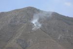 Caída de rayo causa incendio en El Fraile; continúa sin ser apagado