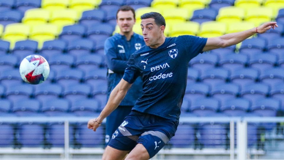 Rogelio Funes Mori, goleador histórico de Rayados, en un entrenamiento del equipo en Estados Unidos