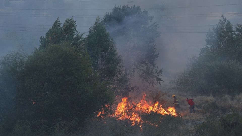 Incendios en río Santa Catarina.