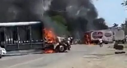 Hombres armados realizan bloqueos e incendian 12 vehículos en Acapulco