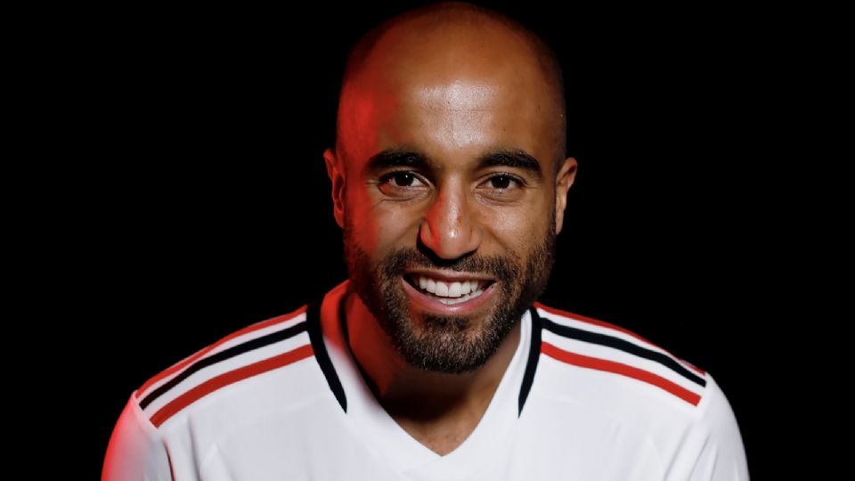 El brasileño Lucas Moura fue anunciado como nuevo jugador de Sao Paulo