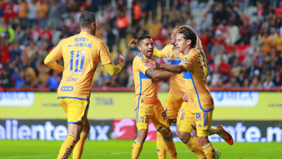 Los jugadores de Tigres festejan uno de los goles ante Necaxa en el partido de la Jornada 4 del Apertura 2023