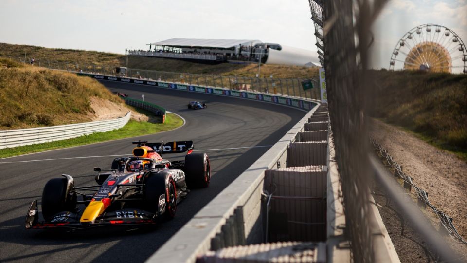 Max Verstappen, piloto de Red Bull Racing, en el circuito Zandvoort en Países Bajos