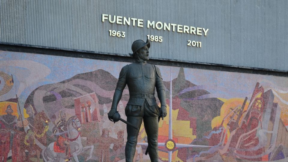 Estatua de Diego de Montemayor en el centro de Monterrey