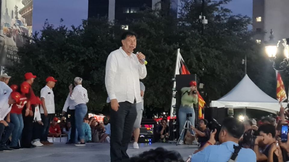 Gerardo Fernández Noroña en su cierre de campaña en Nuevo León.