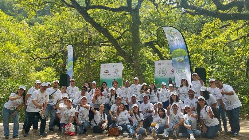 Más de 400 voluntarios asistieron al parque Nacional Cumbres. 
