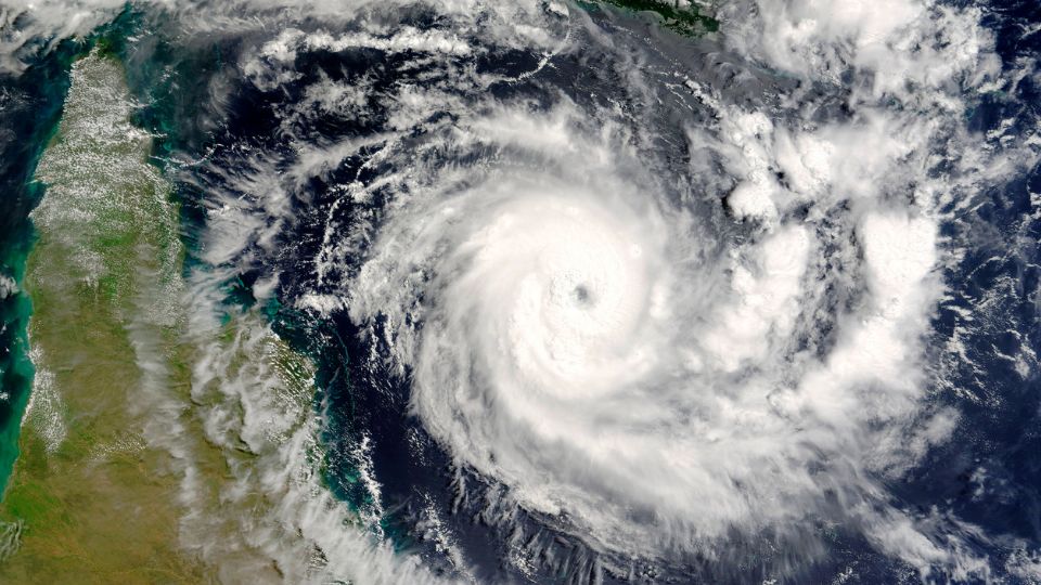 'Idalia' se acompaña de vientos máximos de 65 kilómetros por hora con rachas superiores y de un área de chubascos, lluvias y tormentas eléctricas.