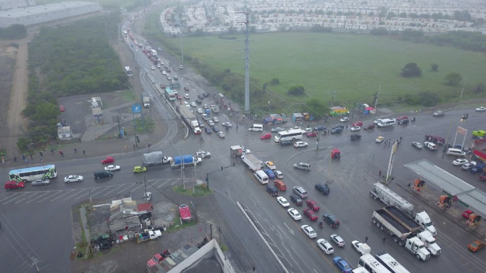 Tráfico en la carretera a Dulces Nombres