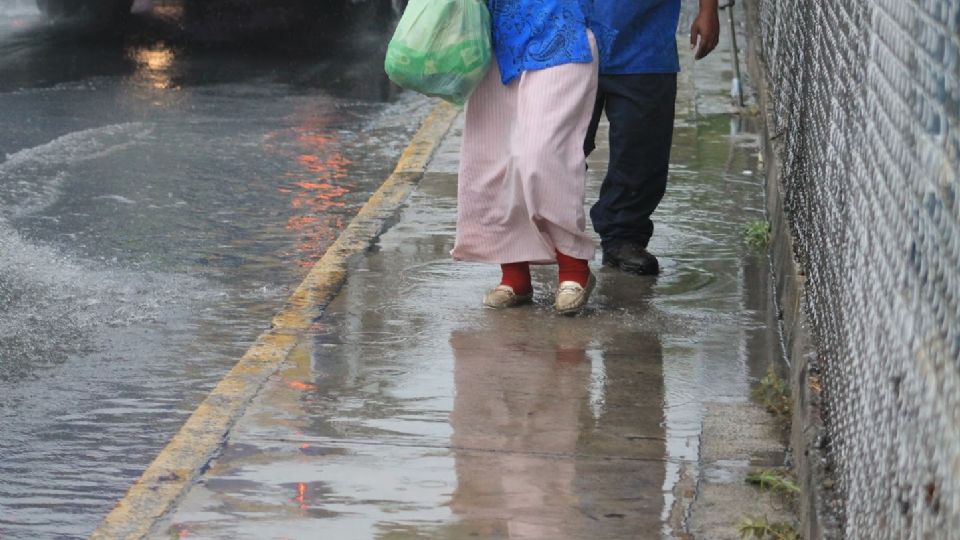 Comienza a llover en Nuevo León