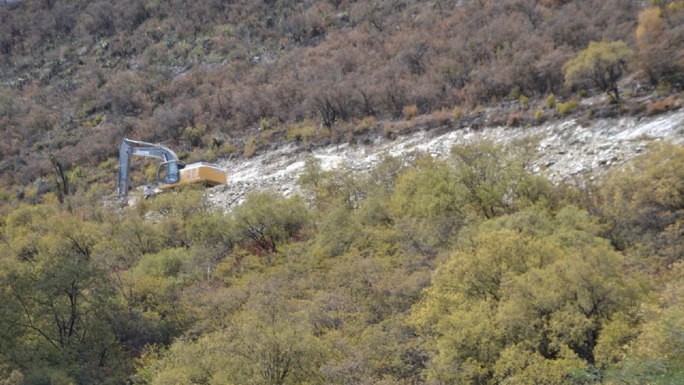 Maquinaria en el Cerro de las Águilas.