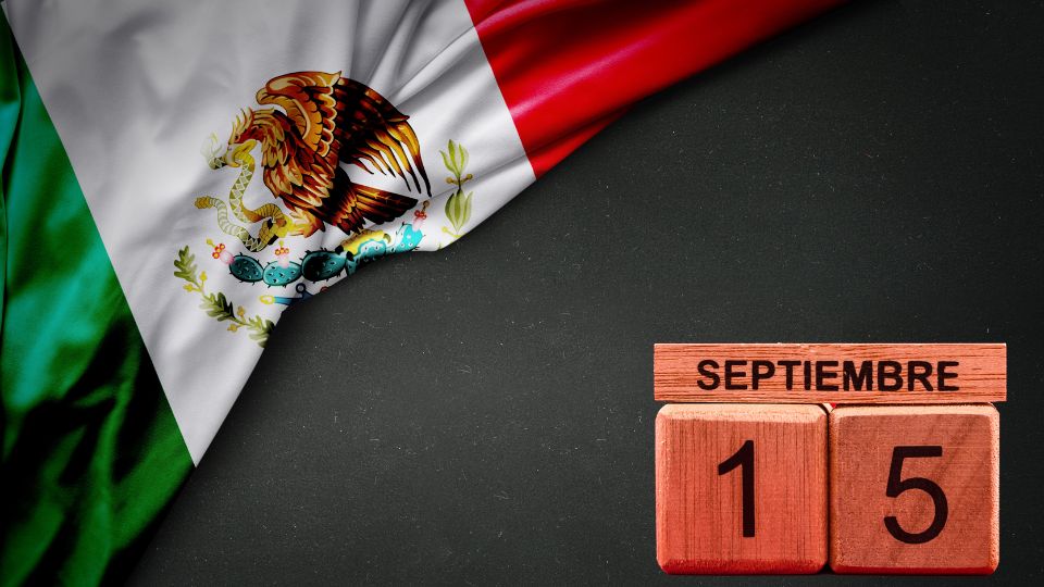 Calendario 15 de septiembre con bandera de México