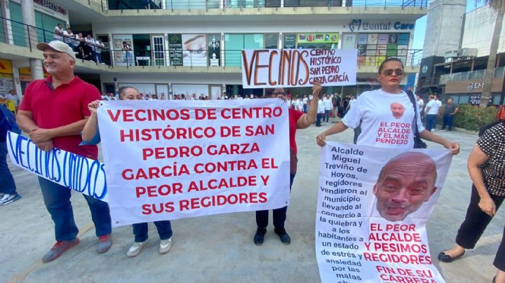 Realizan protesta por atrasos en obras de Centrito