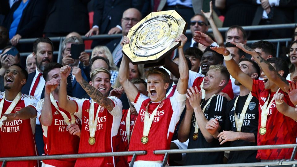 El Arsenal se impuso al Manchester City por 4-1 en la tanda de penales para ganar la Community Shield y asestar un primer golpe a su rival esta temporada.