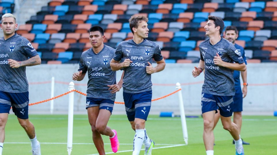 Jugadores de Rayados en un entrenamiento de cara al partido de Leagues Cup