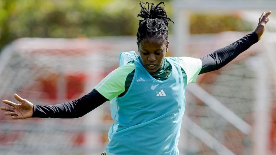 Konya Plummer, futbolista jamaiquina, fue anunciada como nueva refuerzo de Tigres Femenil