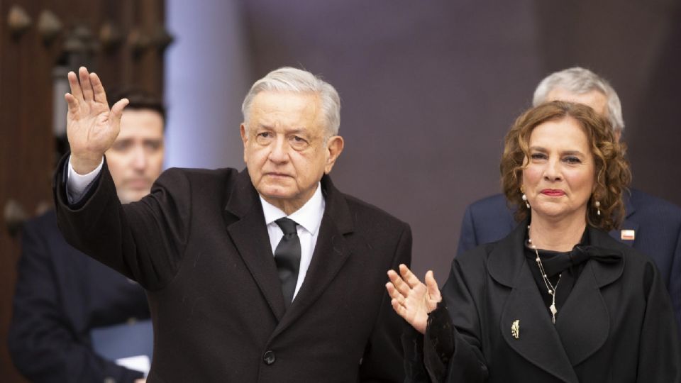 Andrés Manuel López Obrador, y su esposa, Beatriz Gutiérrez, presentes en la conmemoración de los 50 años del golpe de Estado en Chile | EFE/ Adriana Thomasa