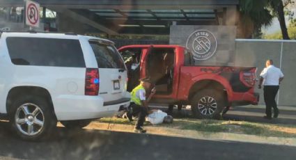 Persecución deja dos detenidos frente al Colegio Irlandés en San Pedro