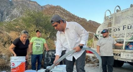 Lleva Santa Catarina agua a familias asentadas en Cerro de las Mitras