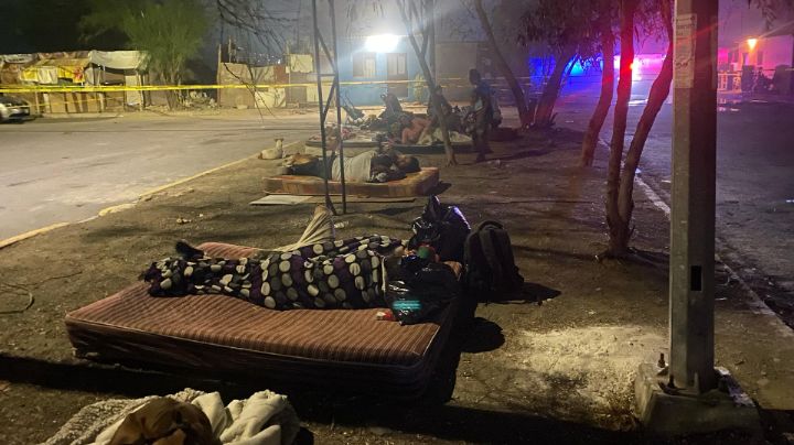 Incendio en Escobedo obliga a 20 familias a dormir en la calle