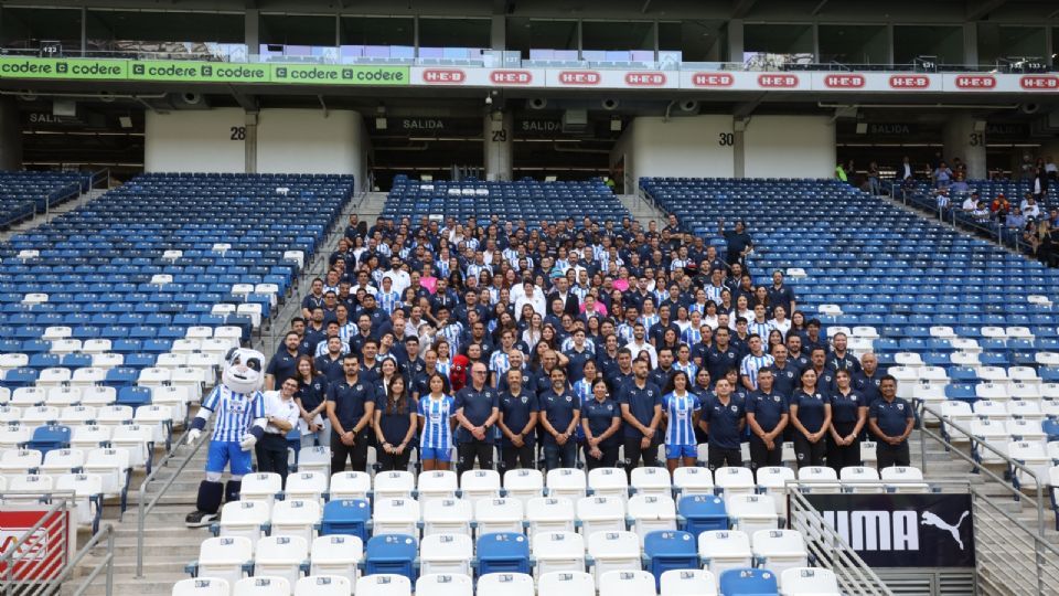 Los equipos albiazules se toman la fotografía oficial del torneo de Apertura 2023.