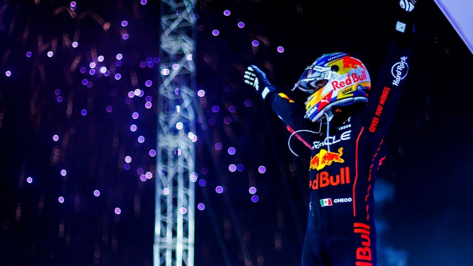 Sergio Pérez ganó el Gran Premio de Singapur en la temporada 2022, una hazaña que espera volver a repetir este fin de semana