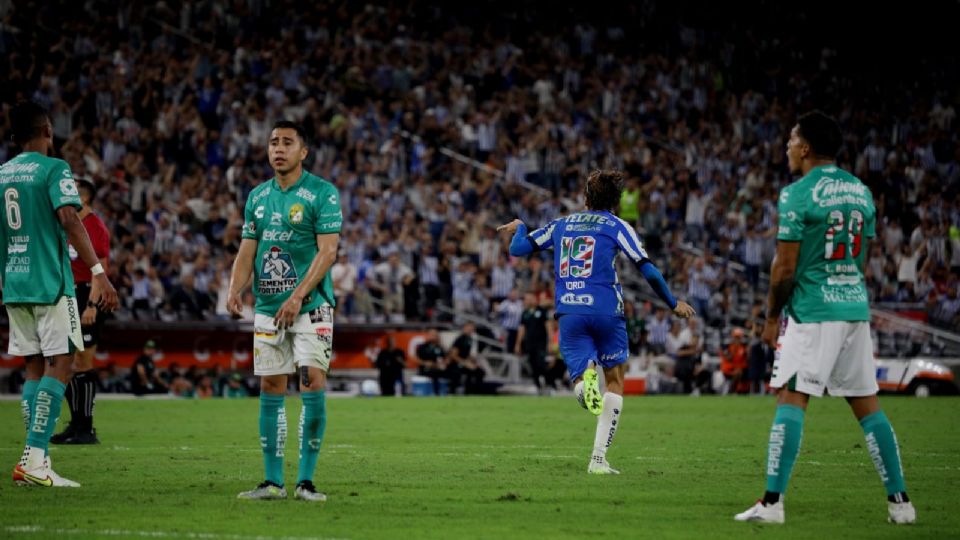 Jordi Cortizo, el jugador del momento, mostró su confianza en el plantel de Rayados, a pesar de las ausencias que tendrán en la delantera en el Clásico Regio.