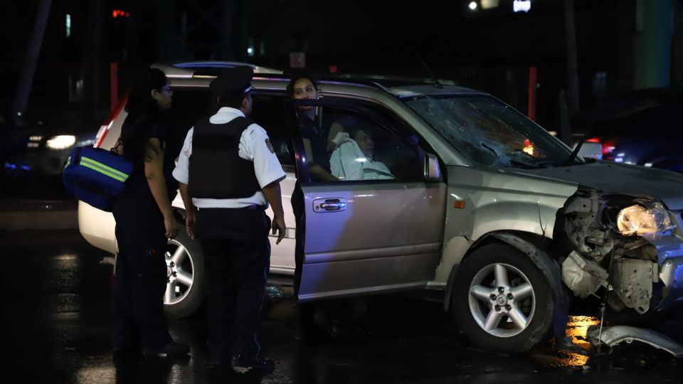 Choque registrado en el cruce en la avenida Miguel Alemán, a pocos metros de Las Américas.