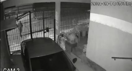 Con gasolina, dos mujeres incendian un automóvil en la cochera de una casa en Zacatecas