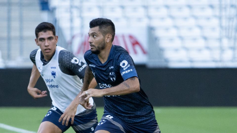 Fotografía ilustrativa de Jesús 'Tecatito' Corona entrenando en el Estadio BBVA