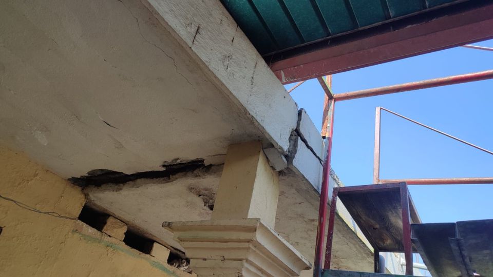 Daños en una vivienda de la colonia Los Elizondo, en el municipio de Escobedo.