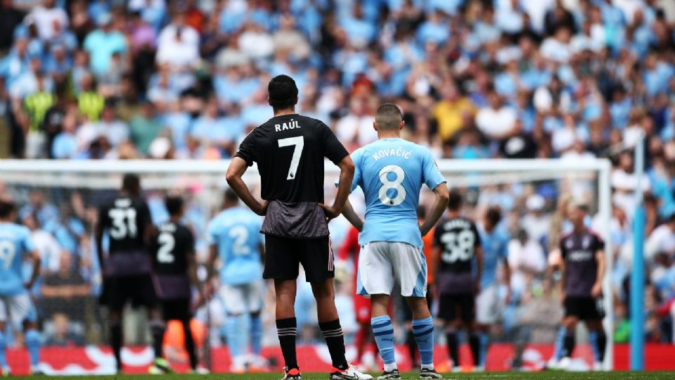 Raúl Jiménez fue titular, pero poco pudo hacer para evitar la derrota del Fulham ante el Manchester City. Erling Haaland marcó un hat-trick.